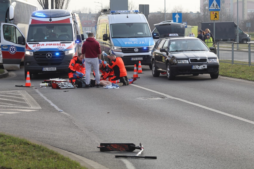 Potrącenie na pasach - FOTO:WO(lca.pl)