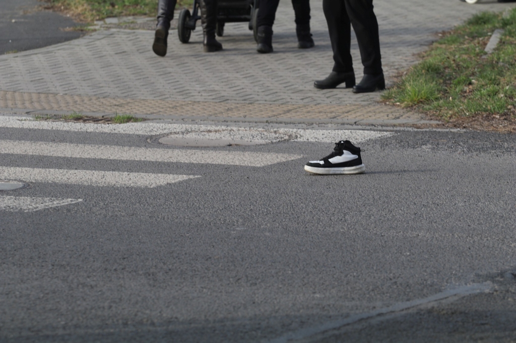 Potrącenie na pasach - FOTO:WO(lca.pl)