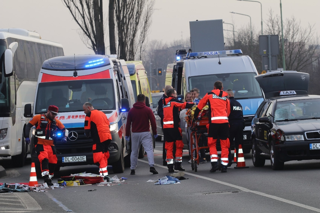 Potrącenie na pasach - FOTO:WO(lca.pl)