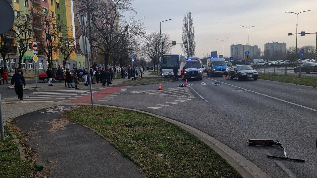 Potrącenie na pasach - FOTO:WO(lca.pl)