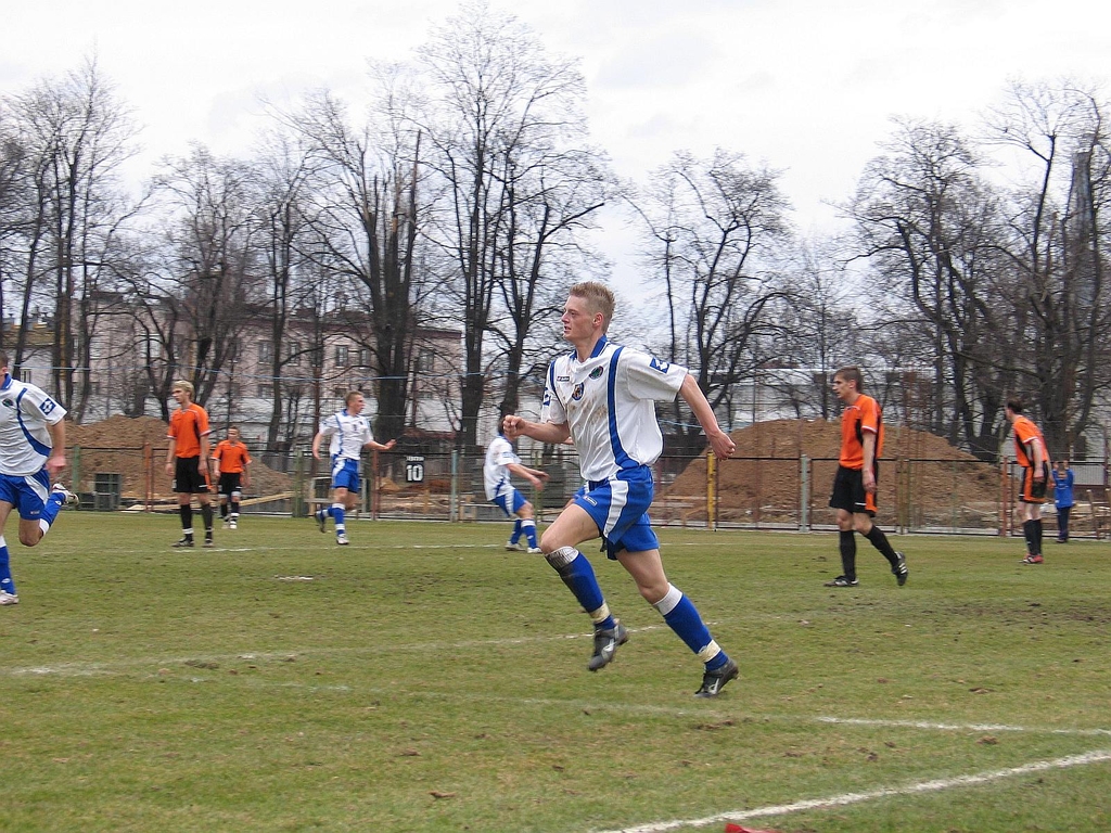 Miedź Legnica - Chrobry Głogów. 1 kwietnia 2006- FOTO:WO(lca.pl)
