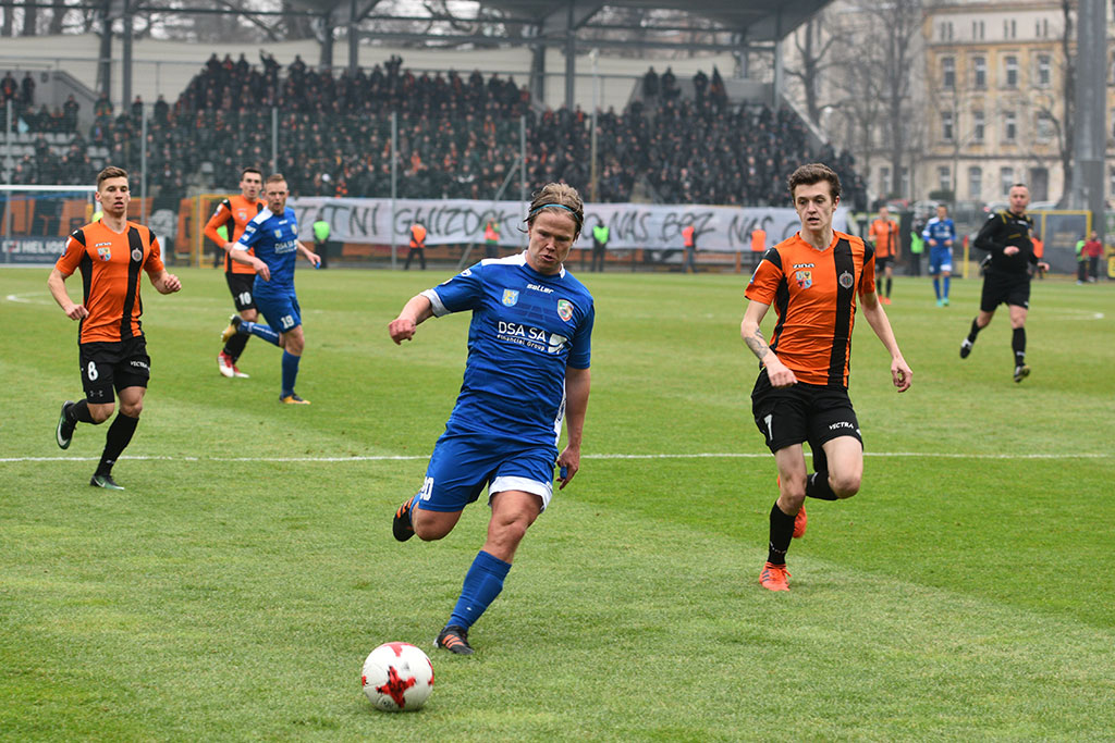 Miedź Legnica - Chrobry Głogów- FOTO:Piotr Florek (lca.pl)