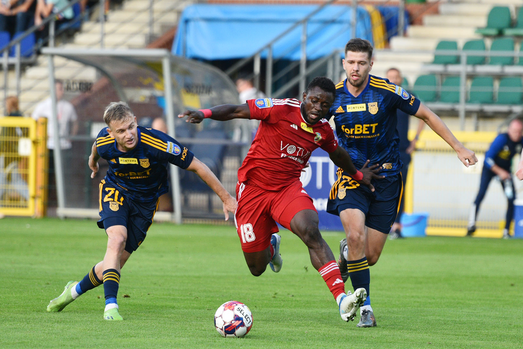 Miedź Legnica - Arka Gdynia- FOTO:Piotr Florek (lca.pl)