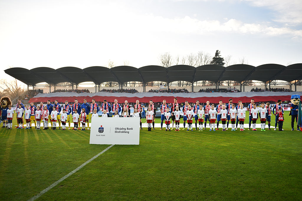 Miedź Legnica - Arka Gdynia- FOTO:Piotr Florek (lca.pl)